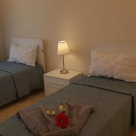 Residenze Benedetto Croce Hotel Bari Bagian luar foto
