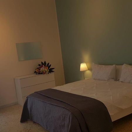 Residenze Benedetto Croce Hotel Bari Bagian luar foto