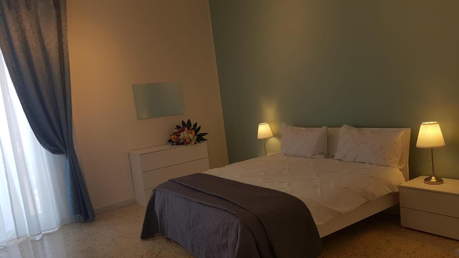 Residenze Benedetto Croce Hotel Bari Bagian luar foto