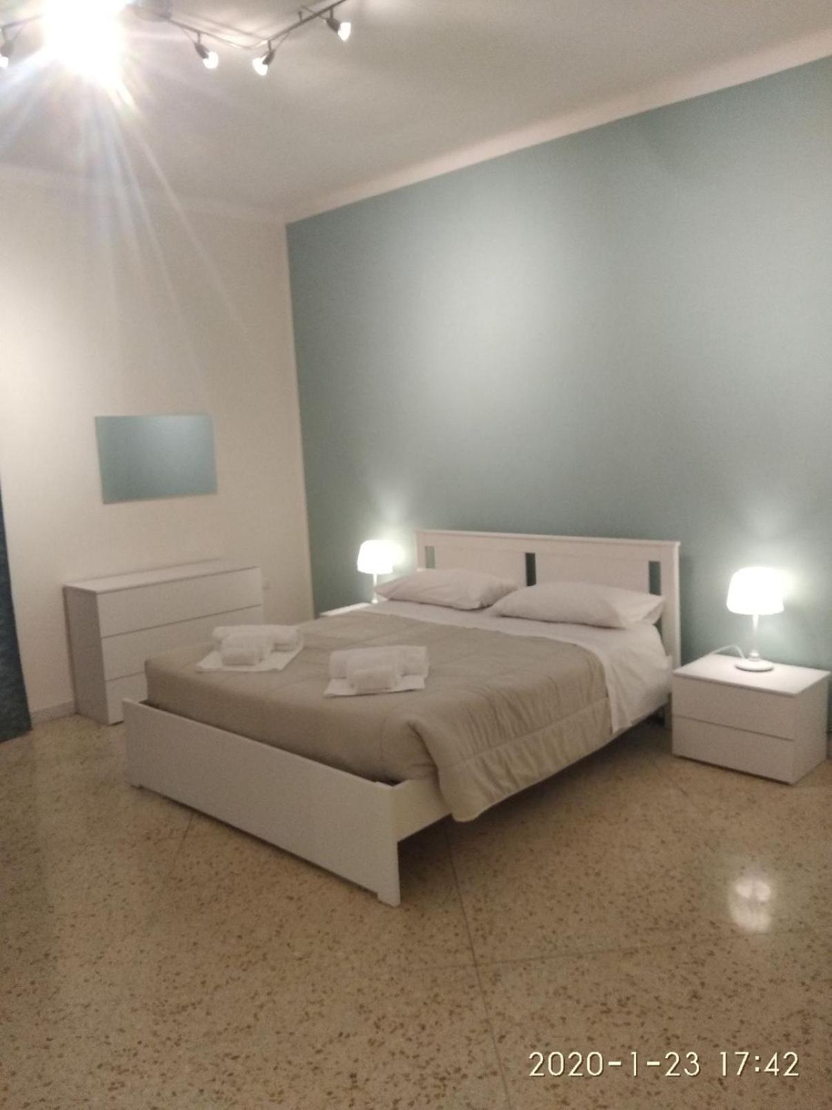 Residenze Benedetto Croce Hotel Bari Bagian luar foto