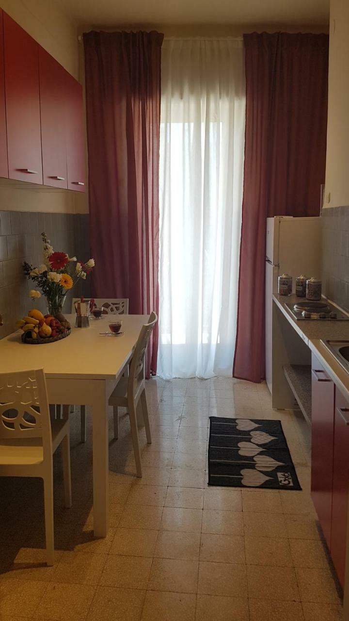 Residenze Benedetto Croce Hotel Bari Bagian luar foto
