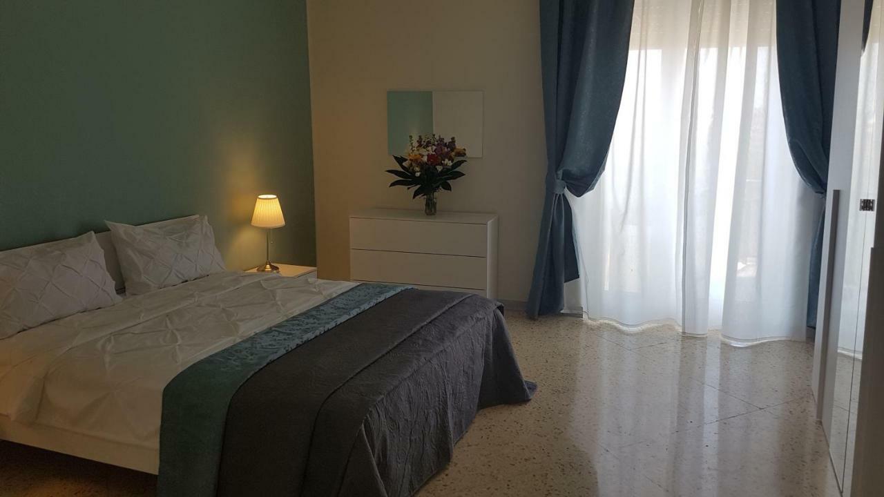 Residenze Benedetto Croce Hotel Bari Bagian luar foto