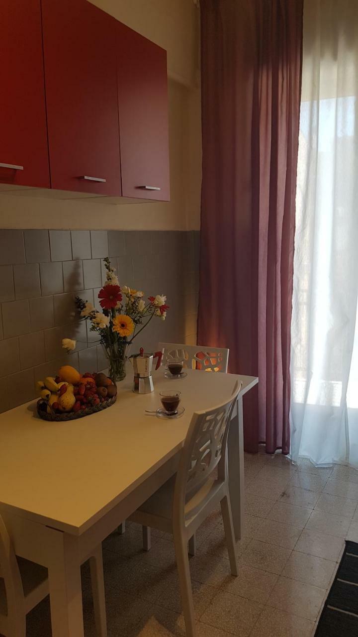 Residenze Benedetto Croce Hotel Bari Bagian luar foto