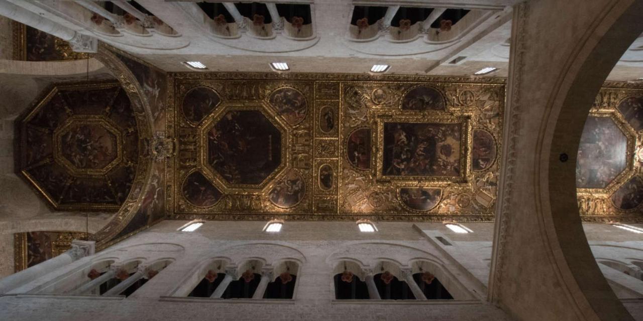 Residenze Benedetto Croce Hotel Bari Bagian luar foto
