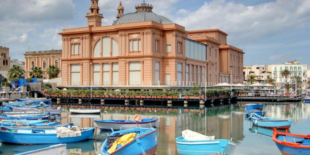 Residenze Benedetto Croce Hotel Bari Bagian luar foto